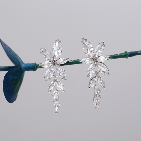 Light luxe zircon earrings bridal earrings fashion accessories wholesale，customizable